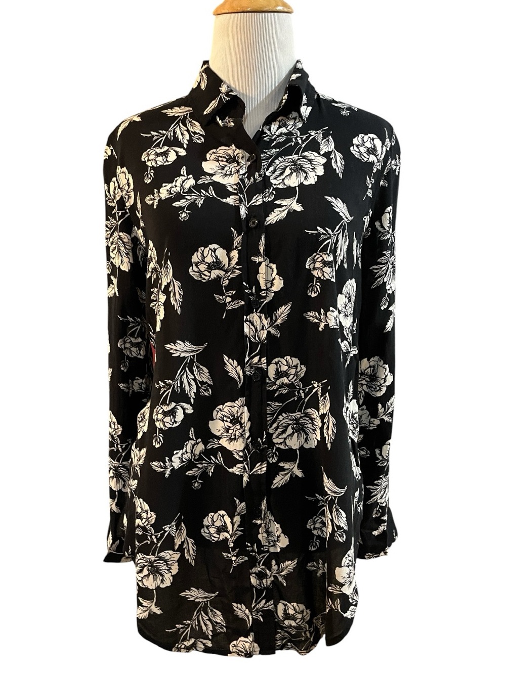 FOREVER 21 LONG SLEEVE FLORAL PRINT BUTTON DOWN BLOUSE BLACK WHITE SIZE SMALL